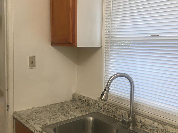 5th image of 620 Russell Ave #B2