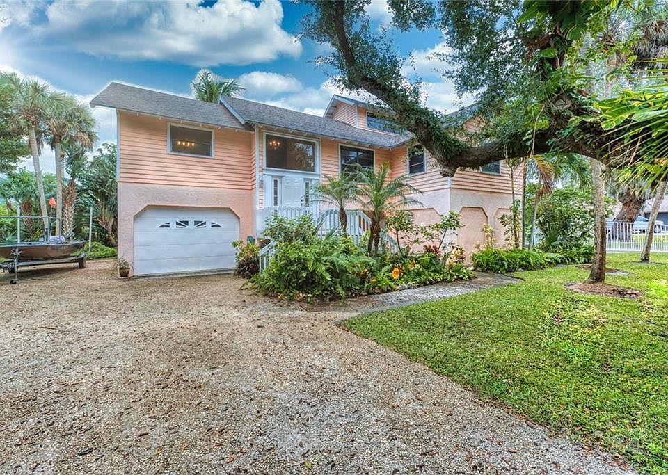 1st image of 385 Live Oak Dr