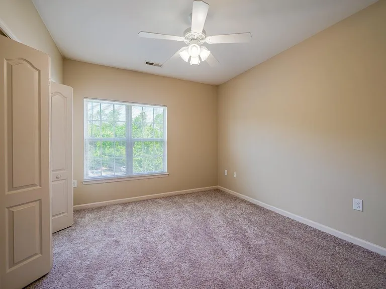 Carden Place Apartment Homes — Photo 9