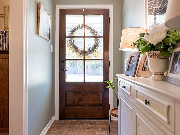 4th image of 2205 Young Dr
