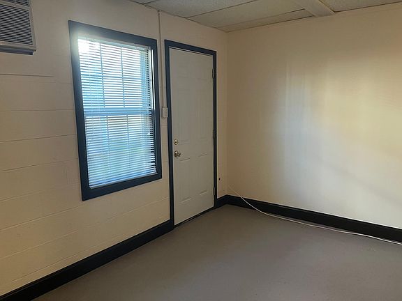 3rd image of 2110 Piety St