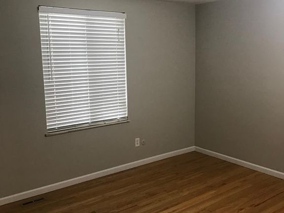 2nd image of 4030 W Thirteen Mile Rd APT B2