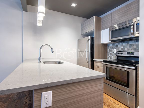 3rd image of 583 Van Buren St #2