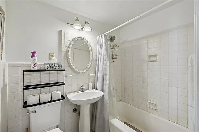 1205 Saint Charles Ave #1004 — Photo 8