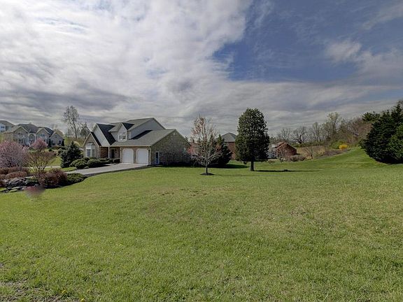 3rd image of 25 Manassas Cir