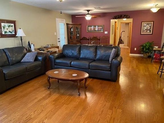 2nd image of 4122 Alma Ln