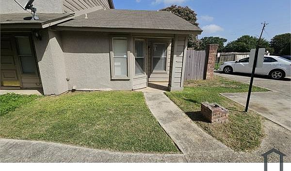 2nd image of 10641 Starcrest Dr