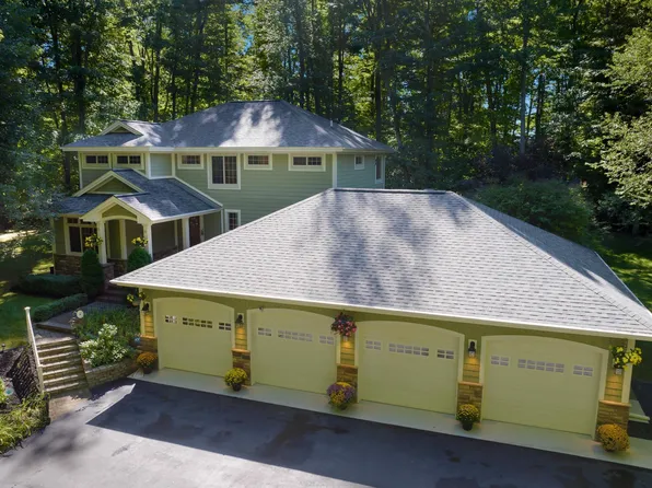 1299 Cedar Dr, Traverse City, MI 49685