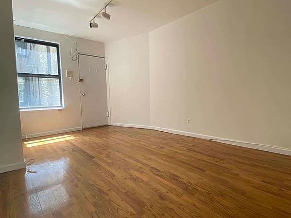 4th image of 512 E 80th St #18A