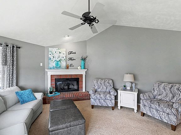 4th image of 2302 N High Point Cir