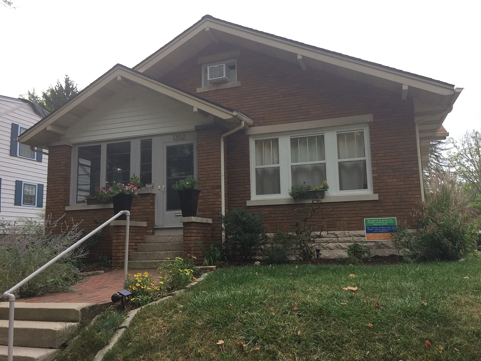 1202 E Wylie St photo 1