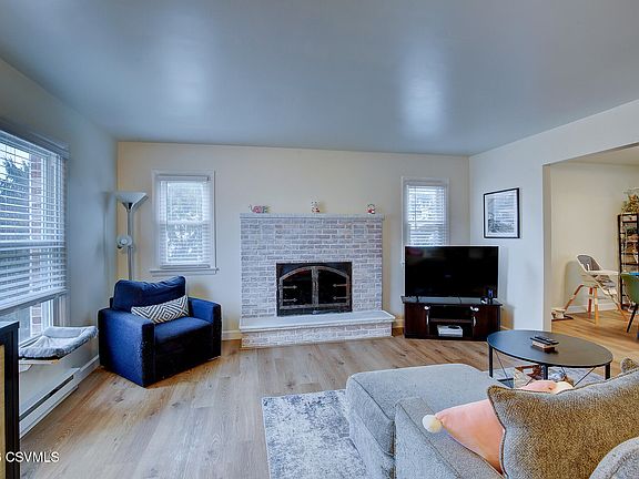 3rd image of 209 Sierra Dr