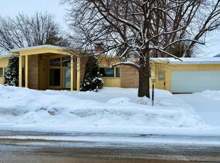 304 Independence Ave S, Clarks Grove, MN 56016