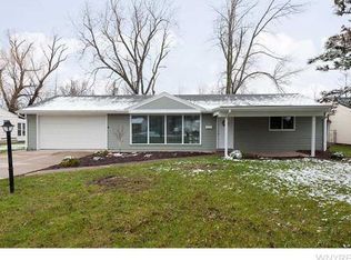 36 Campus Dr W, Amherst, NY 14226