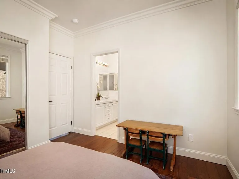 1004 Lambourne Pl — Photo 36