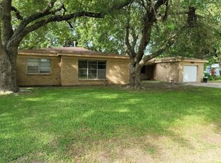 6425 N Ridgecrest St, Hitchcock, TX 77563