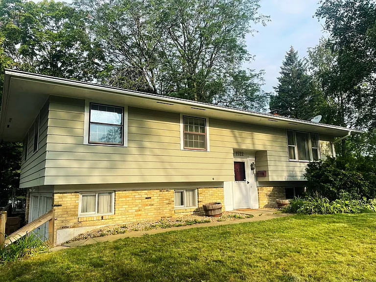 1522 Cameron Dr — Photo 6
