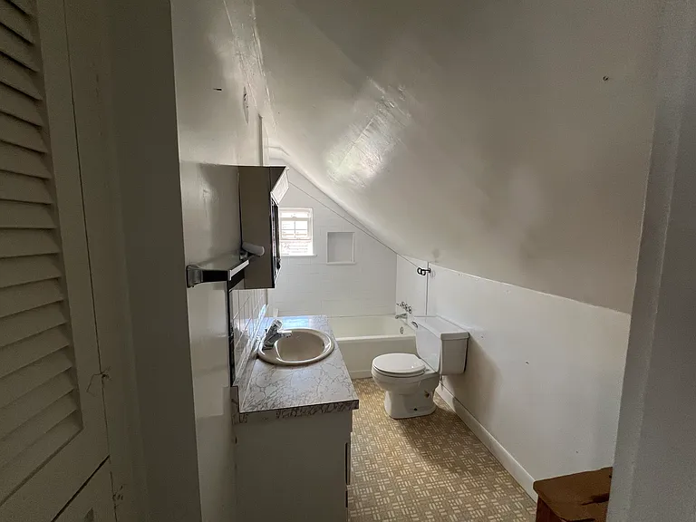 104 Dumont Ave #2 — Photo 22