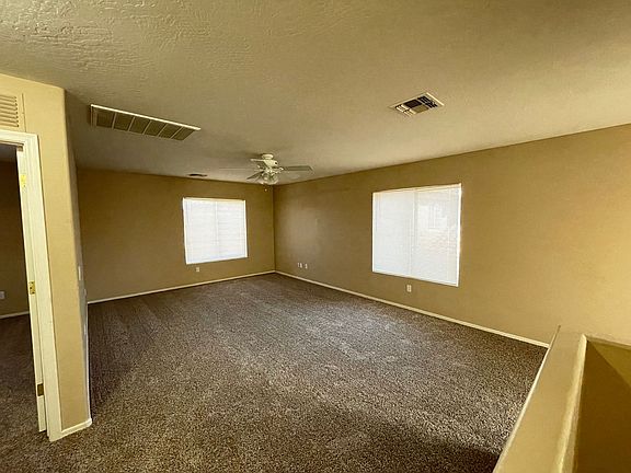 2nd image of 926 E Mayfield Cir