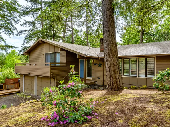 1177 Brookside Dr, Eugene, OR 97405