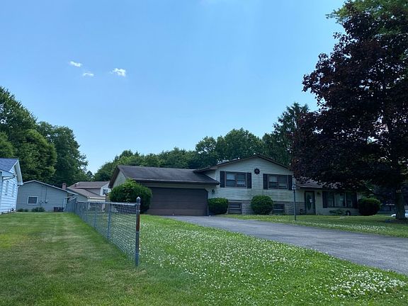 3rd image of 2585 Vollmer Dr