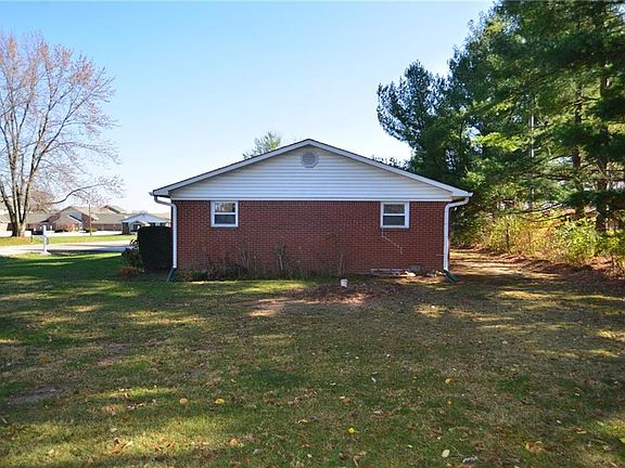 4th image of 9619 Deneen St