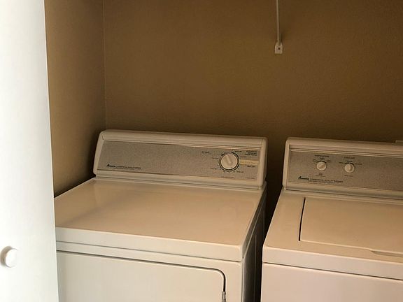 Washer & dryer included
