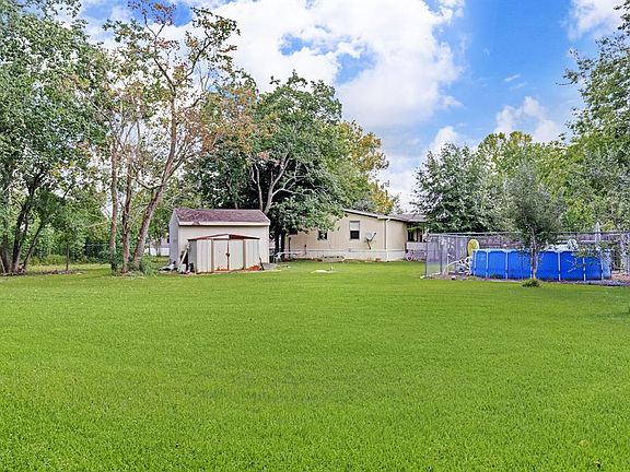2nd image of 10211 Fairview Dr