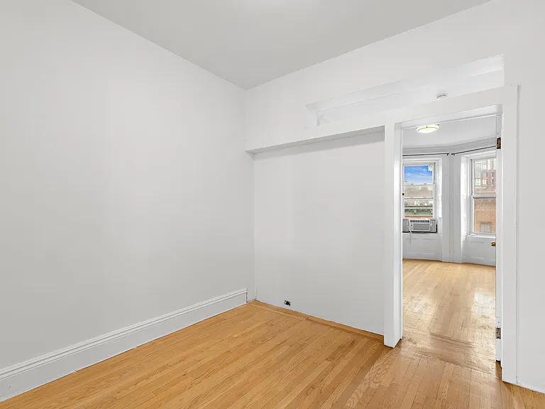1032 Washington St #5 — Photo 7