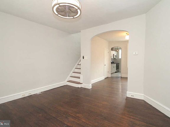 4th image of 2106 S Beechwood St