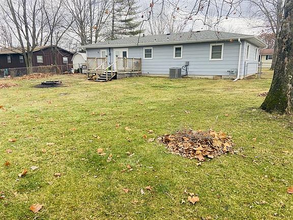3rd image of 101 Edgewood Dr