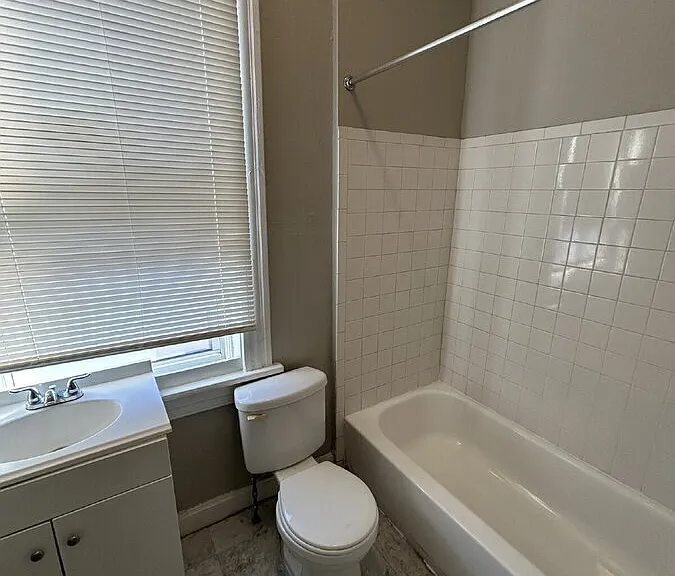 2700 Chippewa St #2E — Photo 9