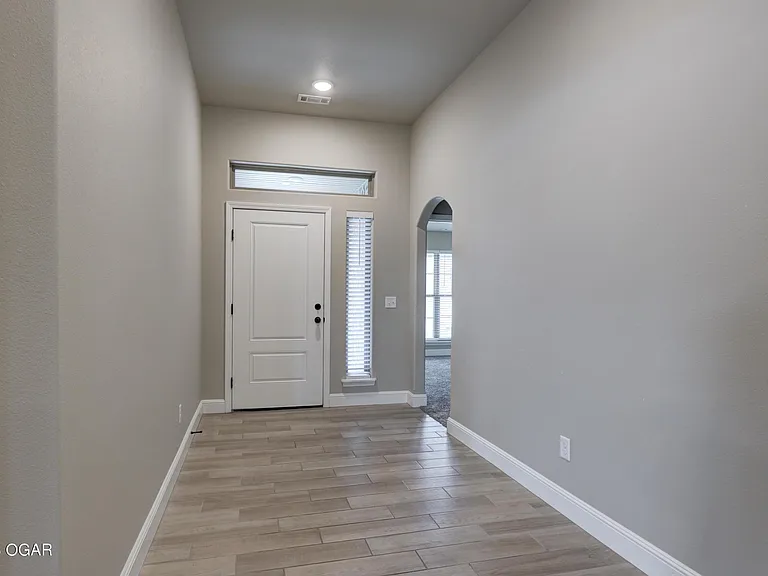 2030 Mardale Cir — Photo 2