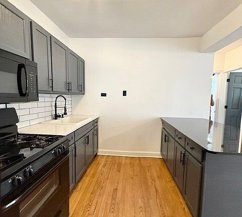 5th image of 3757 W Le Moyne St #1