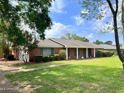 349 Swan Lake Dr, Jackson, MS, 39212