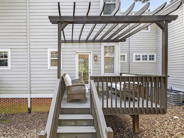 604 Scales Towne Ct — Photo 9
