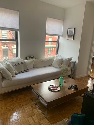 Rented by M.Grossman R.E. Management | media 20