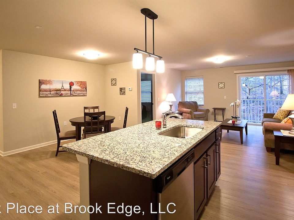 1st image of 548 Campbell Ave #103