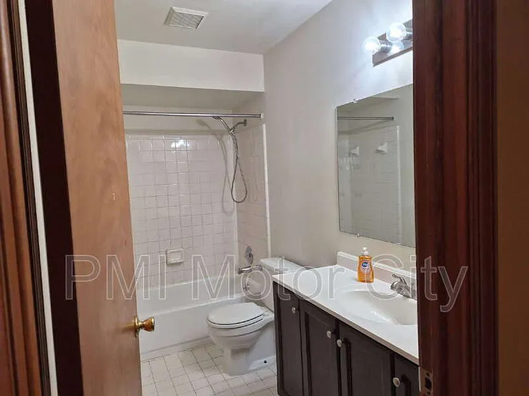 30512 Oakridge Manor Dr — Photo 8