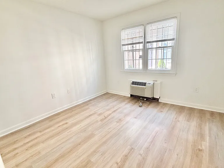 1811 Biltmore St NW #A — Photo 6