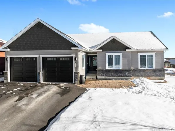 6 Harvest Ct, Fredericton, NB E3A 1P9