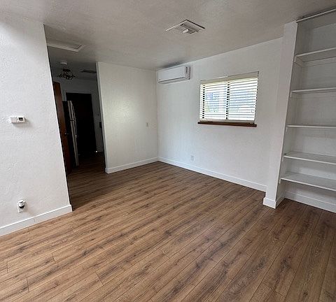 5th image of 406 N Clementine St