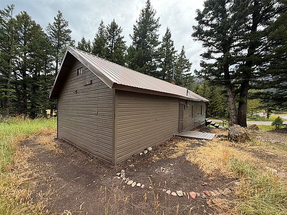 4th image of 9268 Beaver Willow Rd