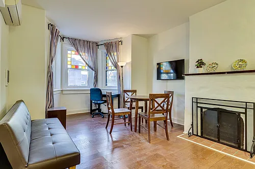 409 Constitution Ave NE #6 Photo 1