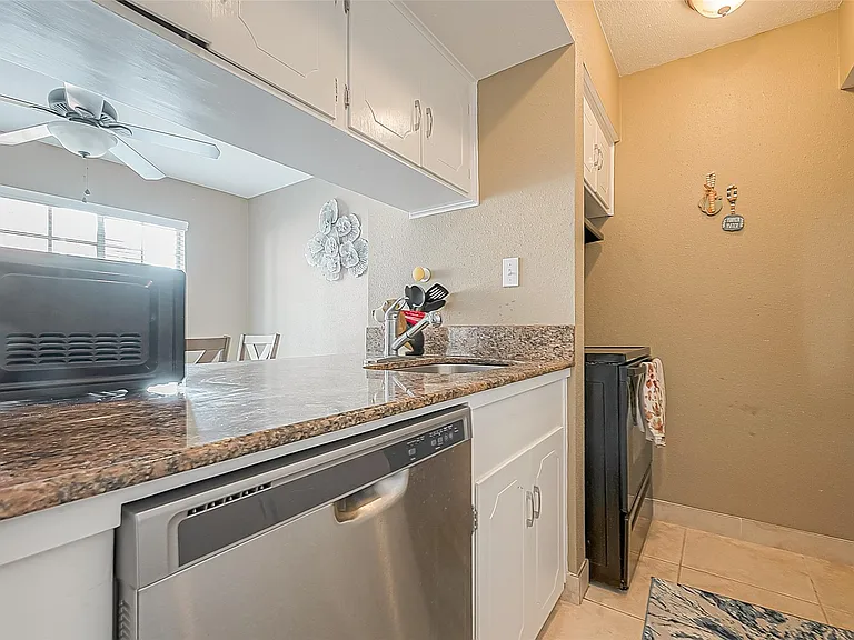2101 Fountain View Dr #19 — Photo 14