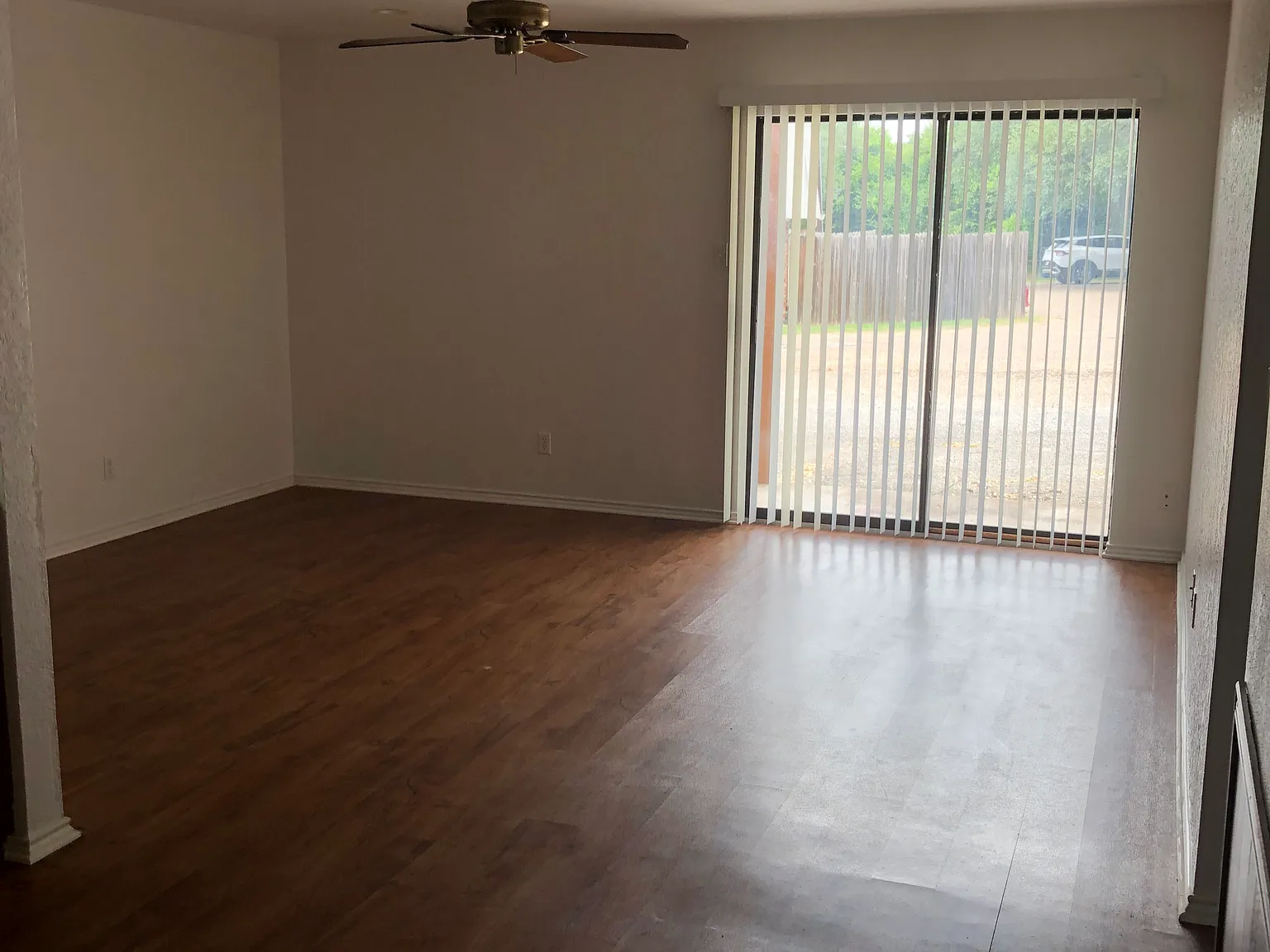 2 bed, 875 sqft, $900 — Photo 1