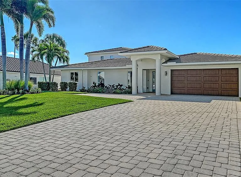 690 Old Compass Rd — Photo 4