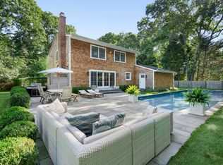 8 Hands Cir, East Hampton, NY 11937