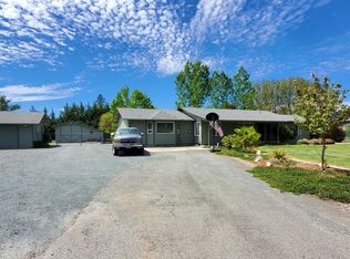 212 Sunbeam Cir, Merlin, OR 97532