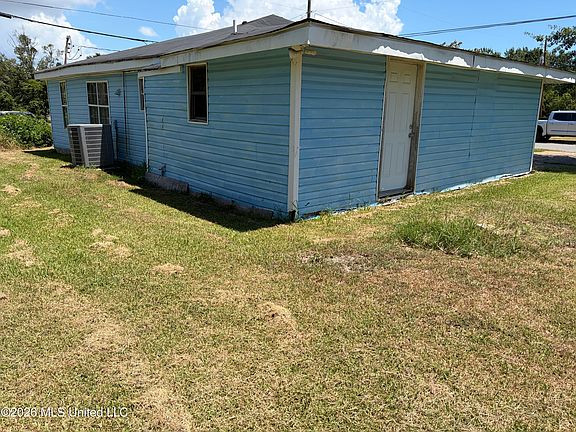 2nd image of 1913 35th Ave
